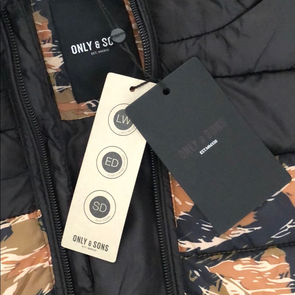 Puffer jacket for men - Picture 3 of 7